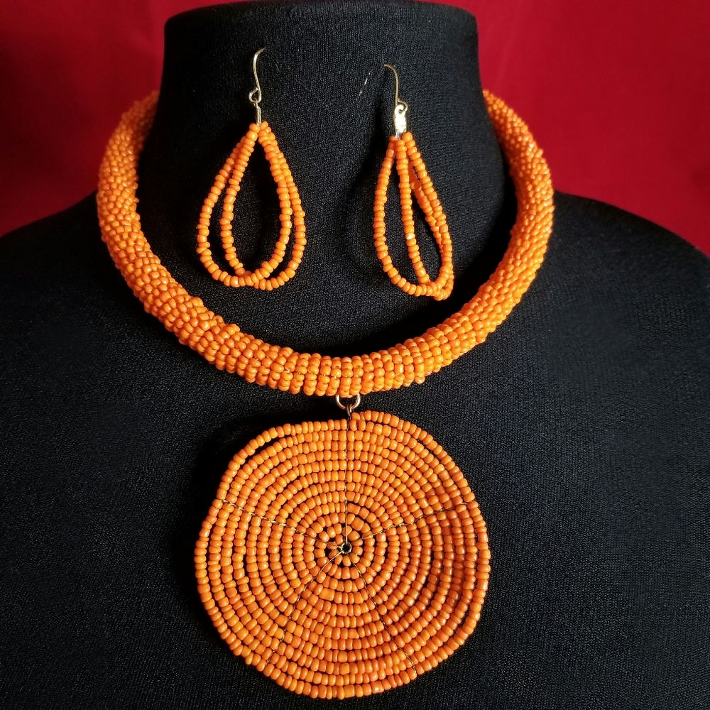 *HOST PICK* Core Seed Beaded Disc Pendant Necklace Set